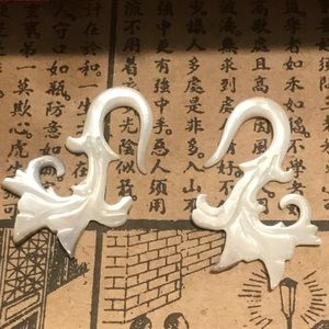 Mother of Pearl filagree 6gauge plugs REVERSABLE
